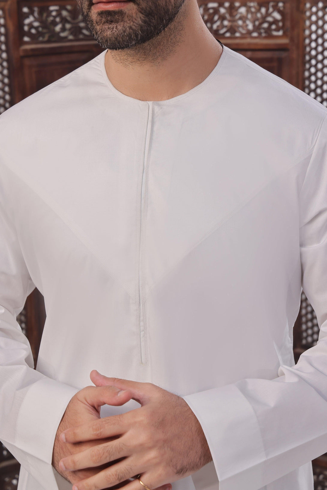 Emirati Thobe - Relaxed sophistication - Ainsunnah