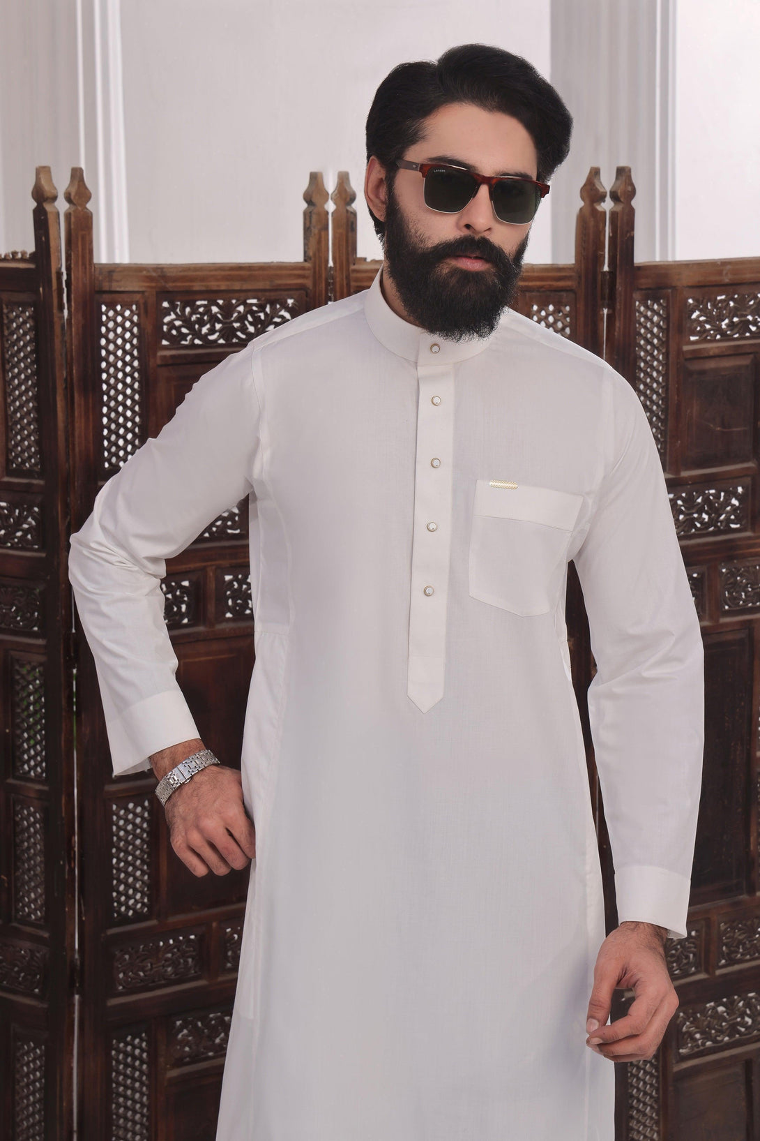 Saudi Collar Thobe - Round Collar with hems - Ainsunnah