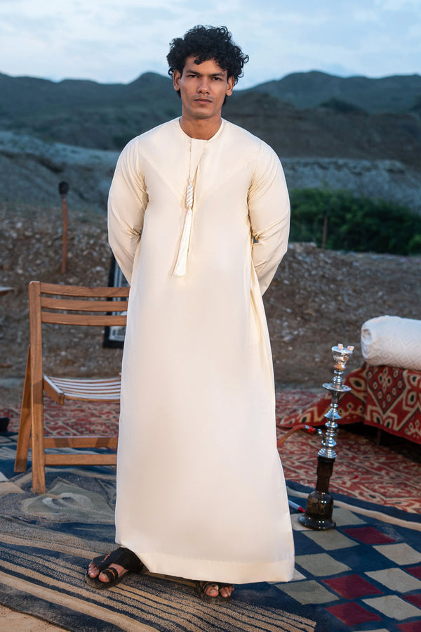 Cream Emirati Thobe - Relaxed sophistication