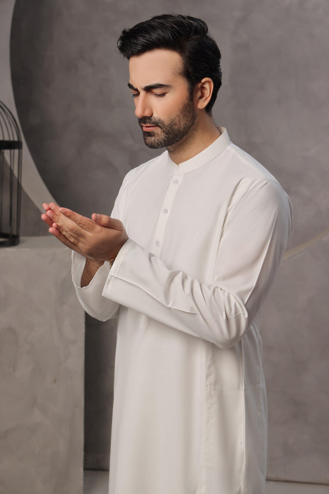 Kali Kurta Off-White – Reliving tradition - Ainsunnah